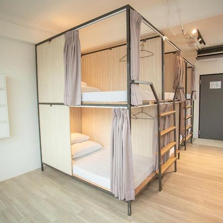 Corner Hostel & Cafe Тайбэй Экстерьер фото
