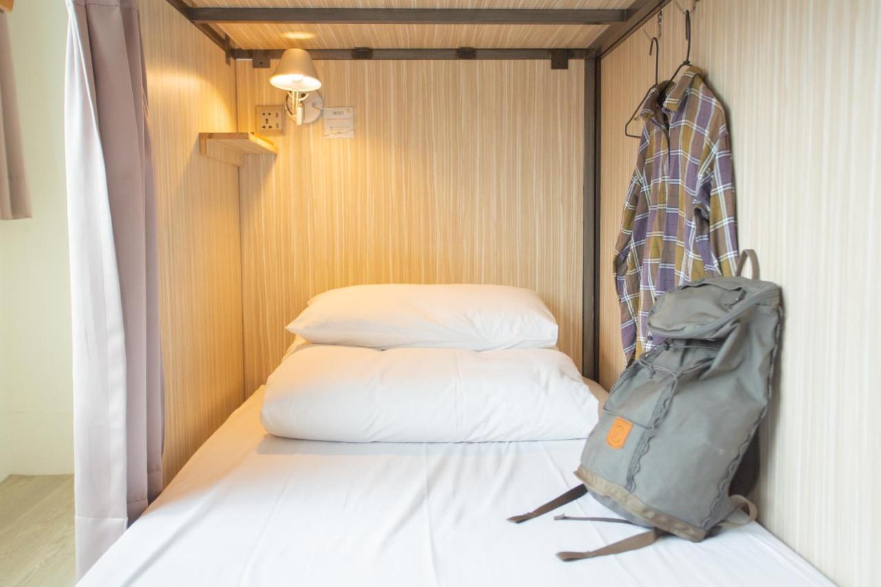 Corner Hostel & Cafe Тайбэй Экстерьер фото