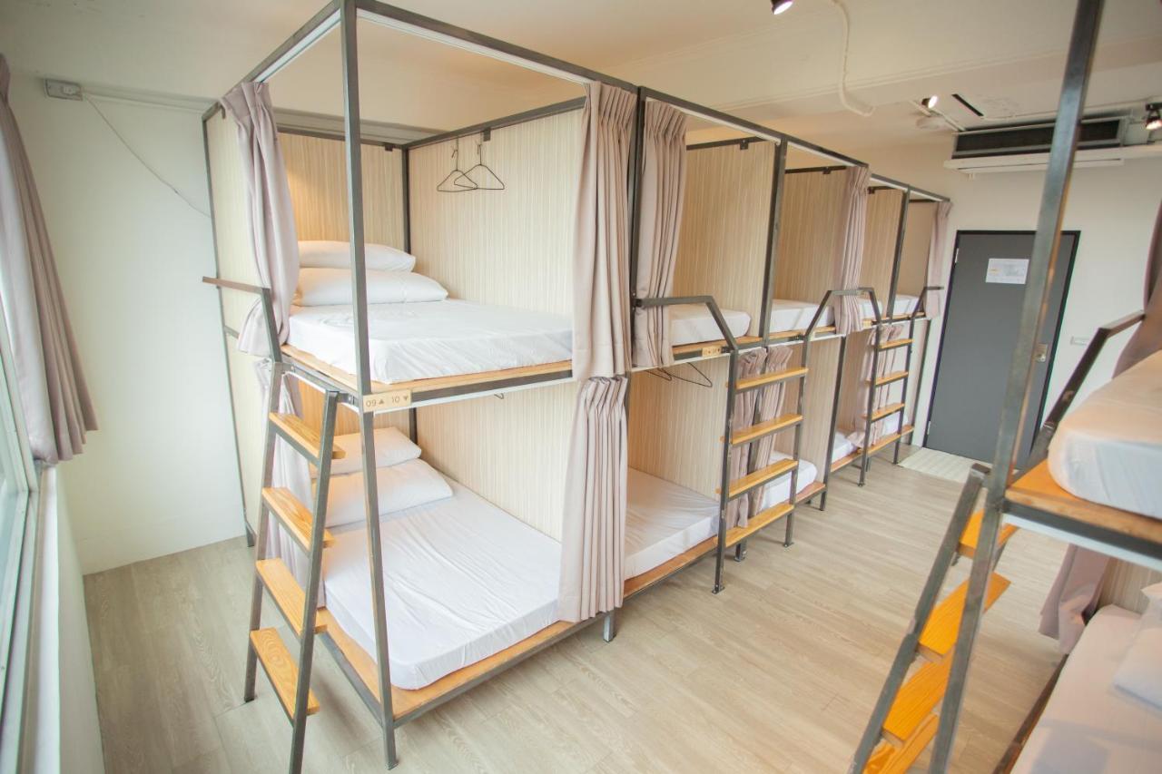 Corner Hostel & Cafe Тайбэй Экстерьер фото