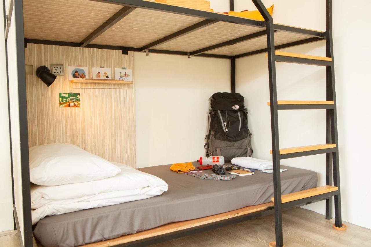 Corner Hostel & Cafe Тайбэй Экстерьер фото