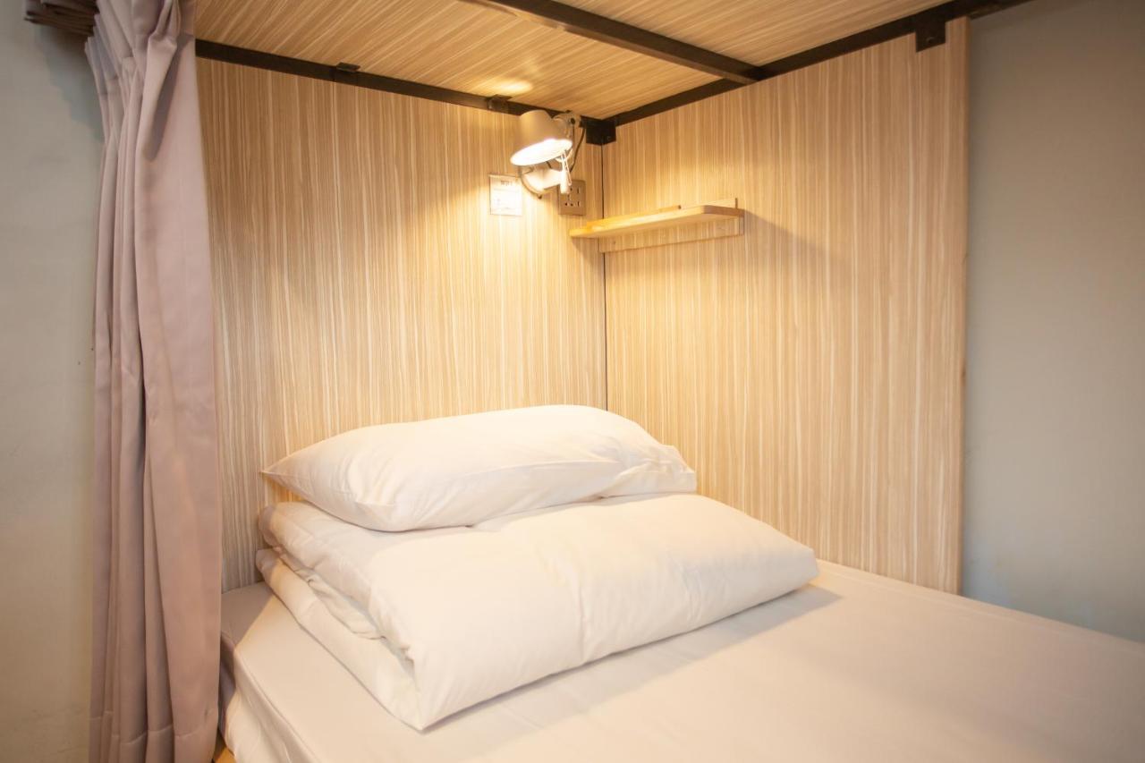 Corner Hostel & Cafe Тайбэй Экстерьер фото